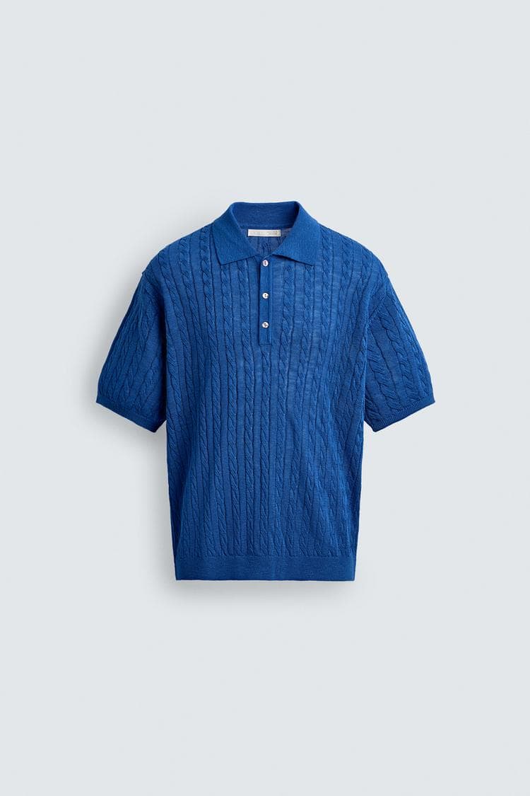POLO DE MALHA COM ESTRUTURA DE TRANÇAS