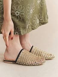 Rosivie Chinelos Femininos com Bico Fechado em Malha Dourada Vazada, Mules Tipo Mop para Verão,