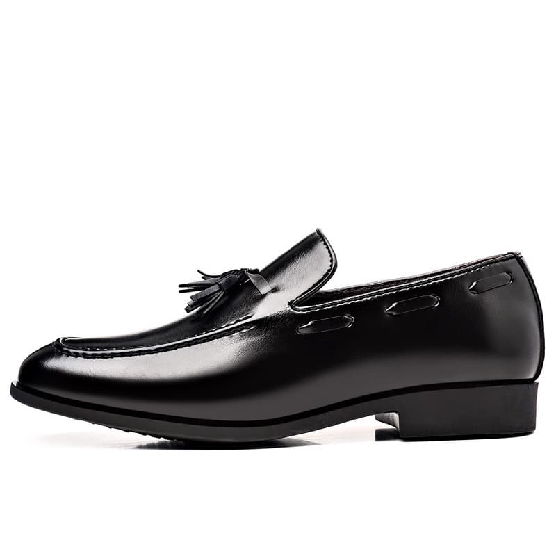 Sapatos masculinos pretos de PU, estilo britânico, para verão, com cadarço, lisos, com sola externa de borracha, para trabalho Sem avaliações nesse momento 20 vendido(s)